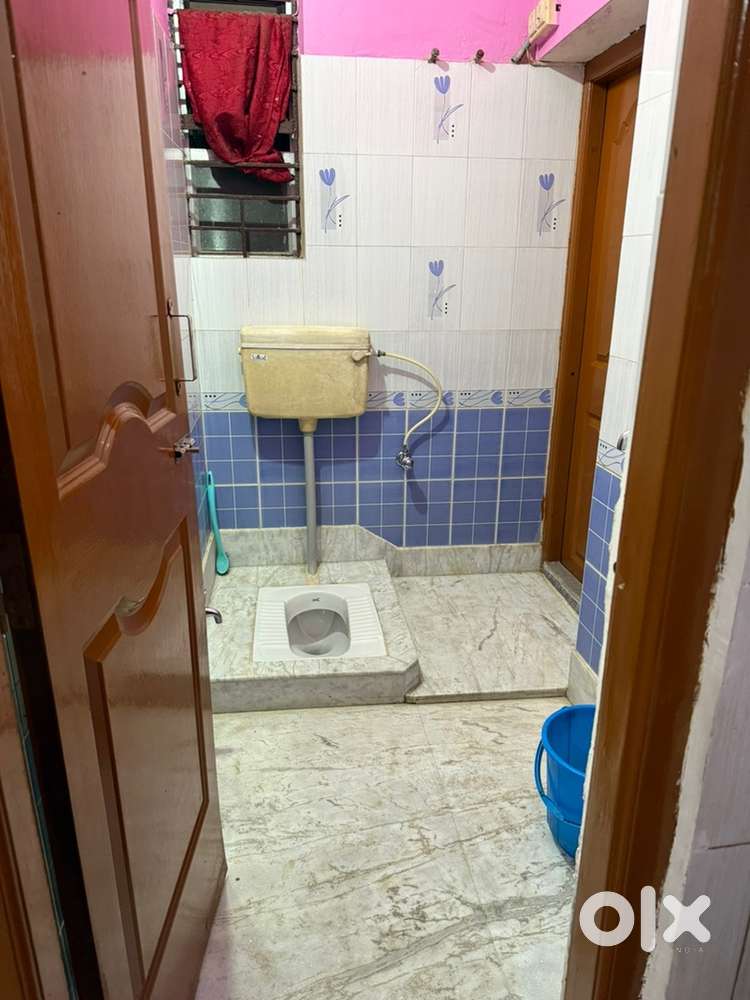 Need 2 job holder girls for a independent room