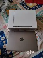 Macbook Air M2 8/256gb under warranty till December best condition