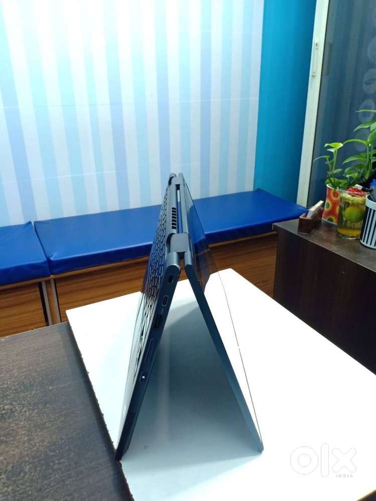֍ Lenovo ThinkPad C13 Yoga- AMD Ryzen 5 - 8 GB RAM- 512 GB SSD ֍