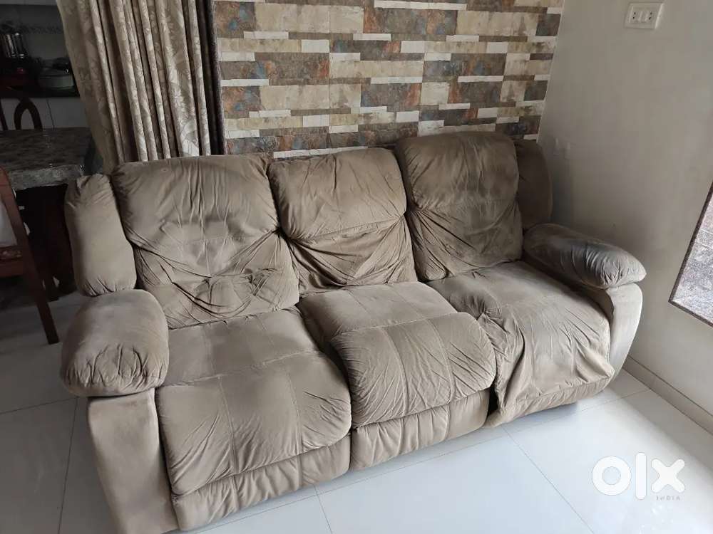 Home town recliner Sofa for sale good condition needs minor repair