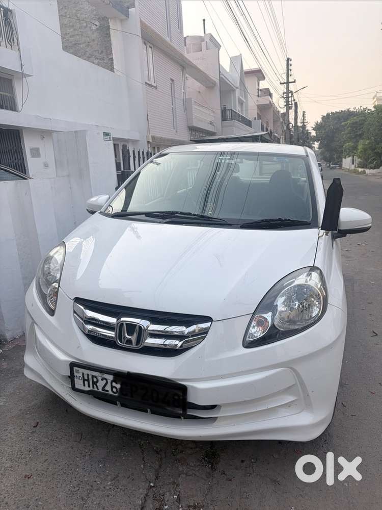 Honda Amaze 2015 Petrol Well Maintained WITH ALL SERVICE RECORD