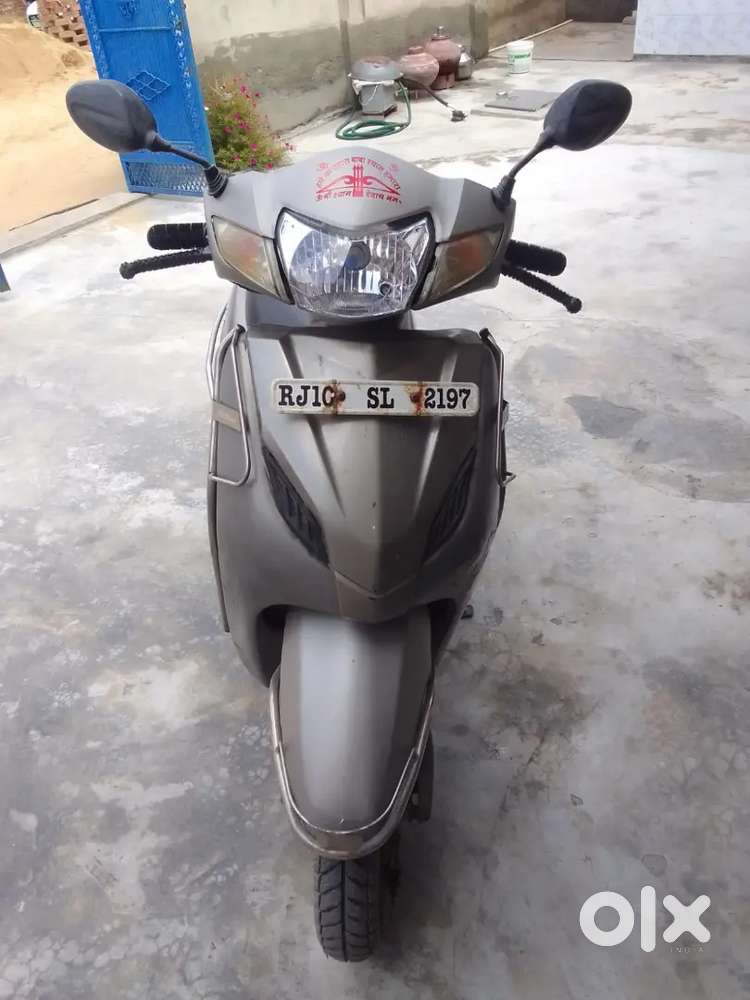 Selling Activa 4g 2017 model for urgent need for money
