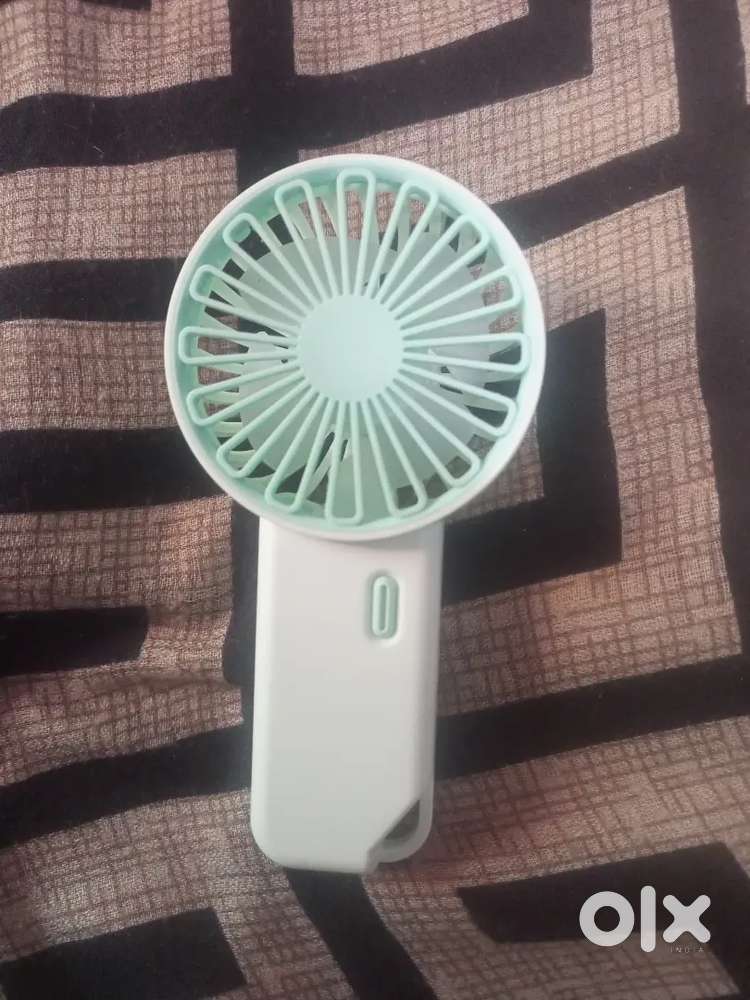 Mini fan for office