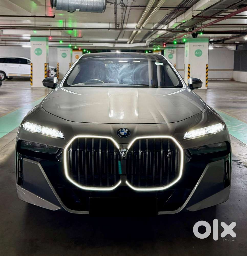 BMW i7 xDrive60, 2023, Electric