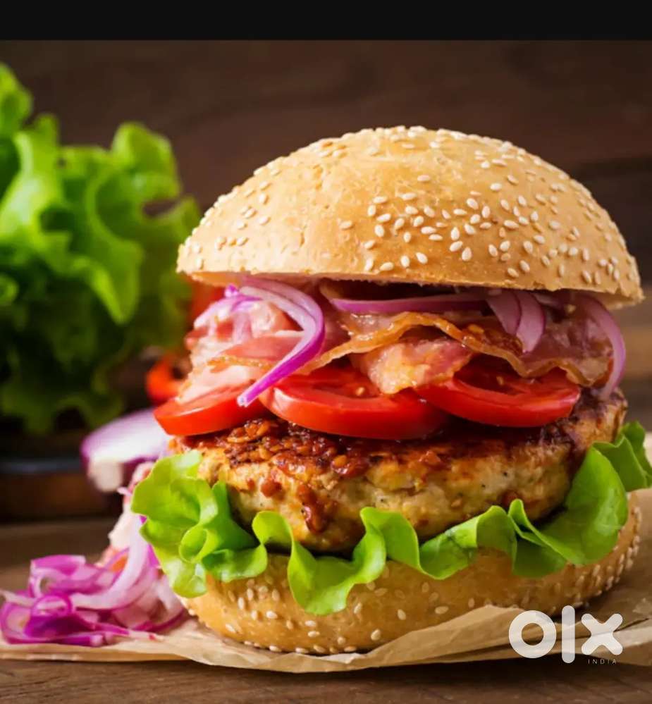 Kitchen ka kam hai  fresher bhi chalega kam ham sikha denge time se ae