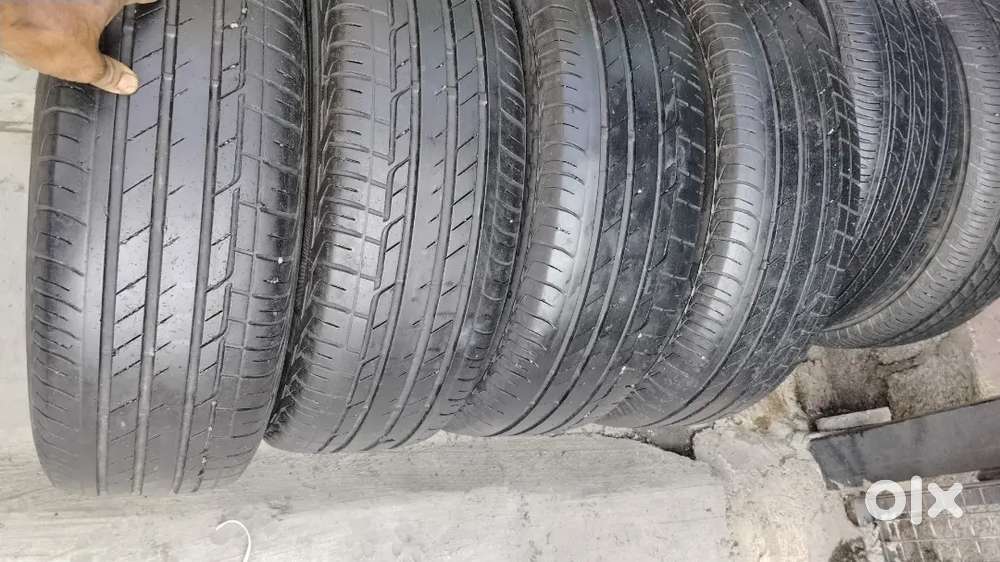 215/60/R16 Bridgestone tyres