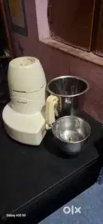 Mixer and grinder
