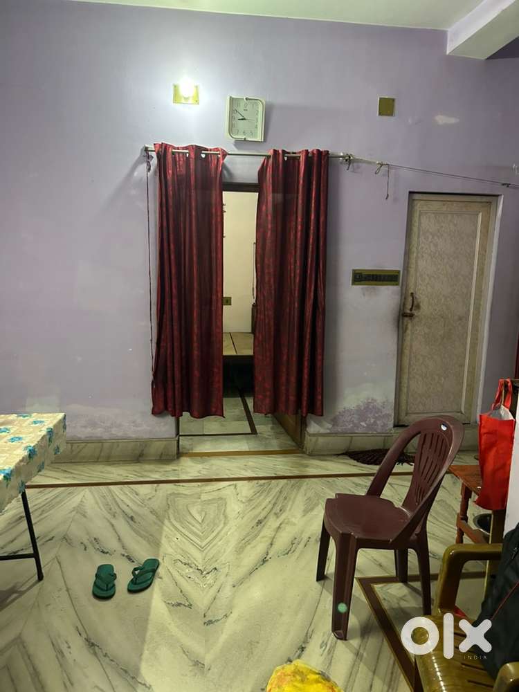 builder floor in excellent condition