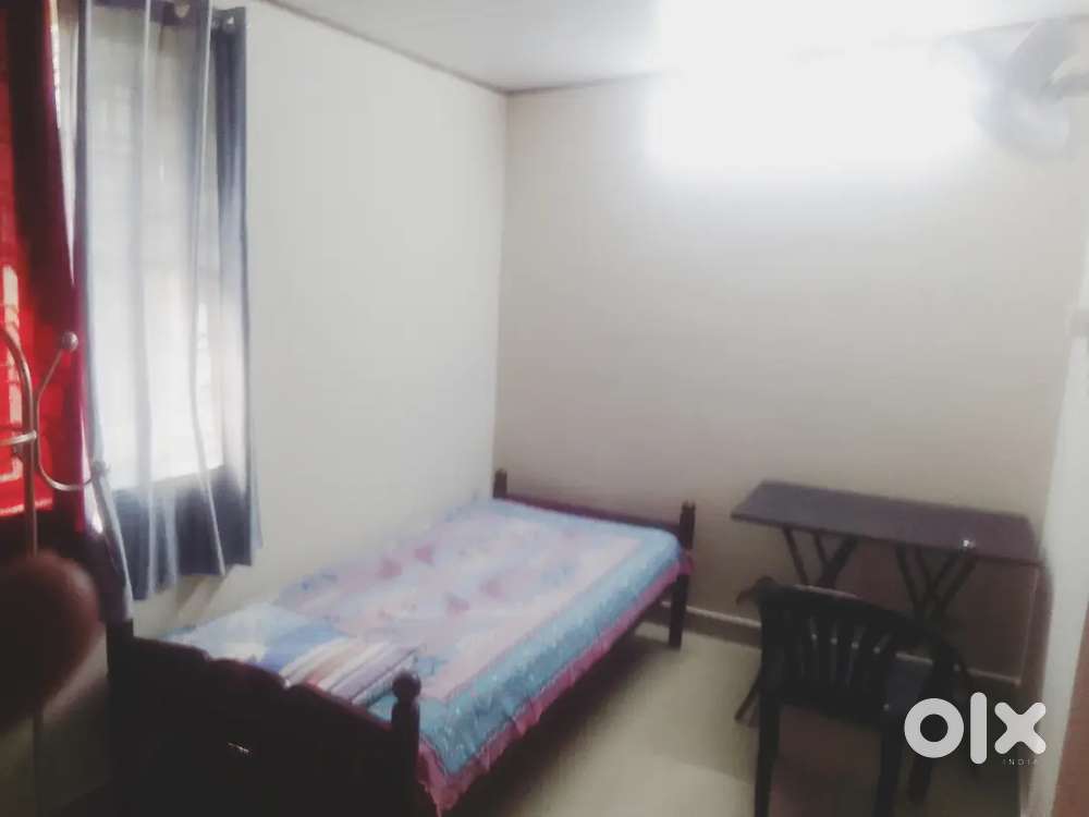 1BHK ROOMS Near lourd church THRISSUR