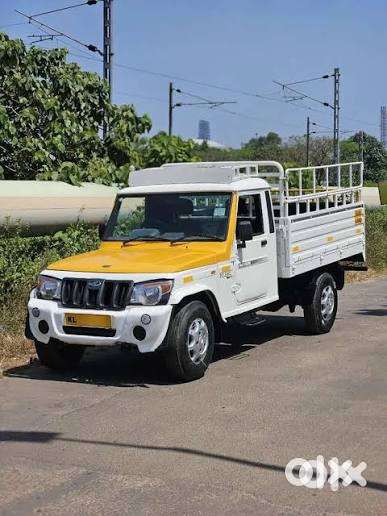 Mahindra pickup and driver available