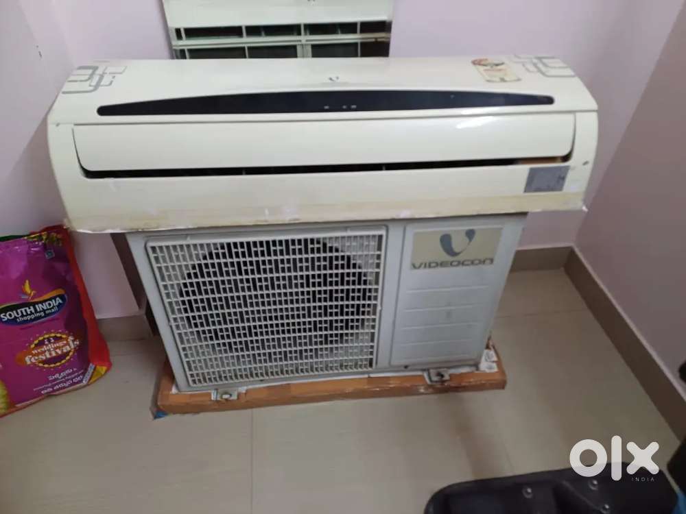 Selling 1.5 ton working condition Robust AC