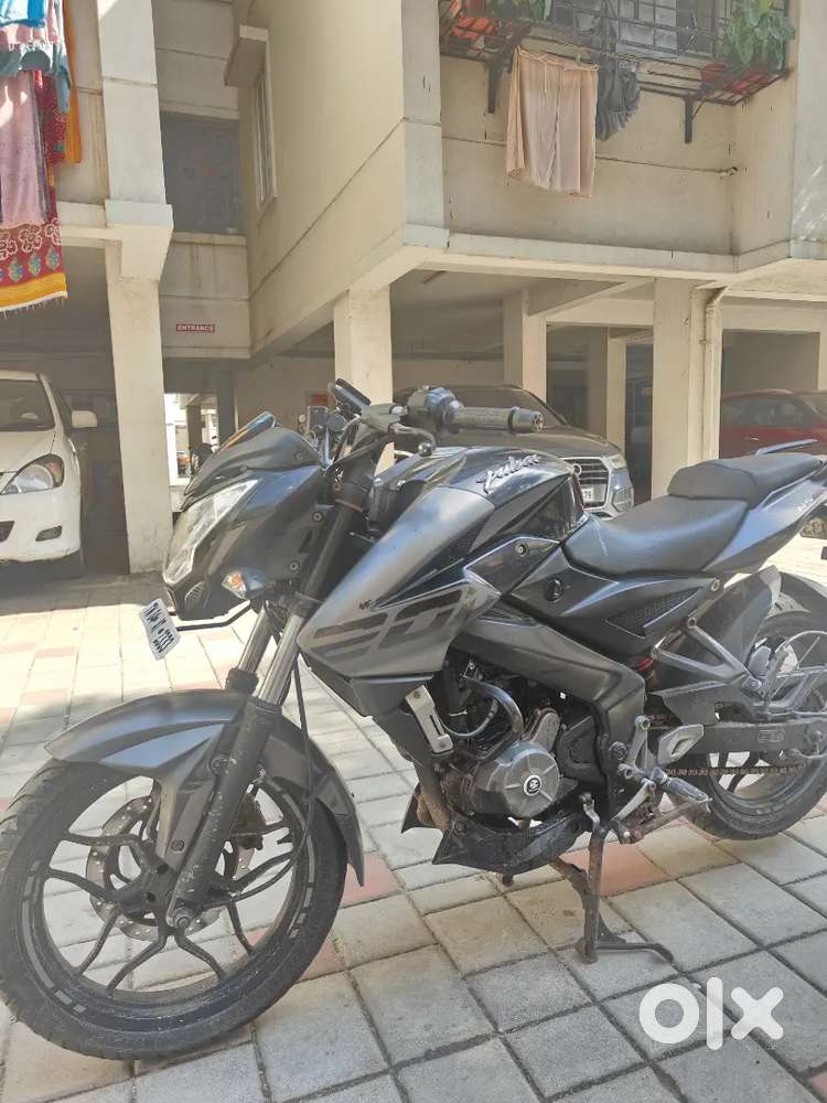 Pulser 200Ns single owner. All spare parts are new.