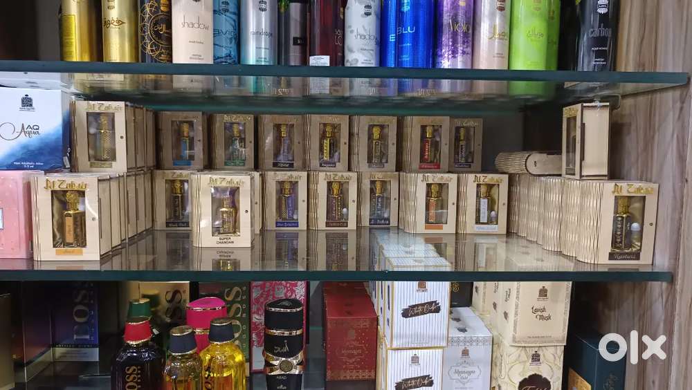 Female staff for cosmetics/perfume shop