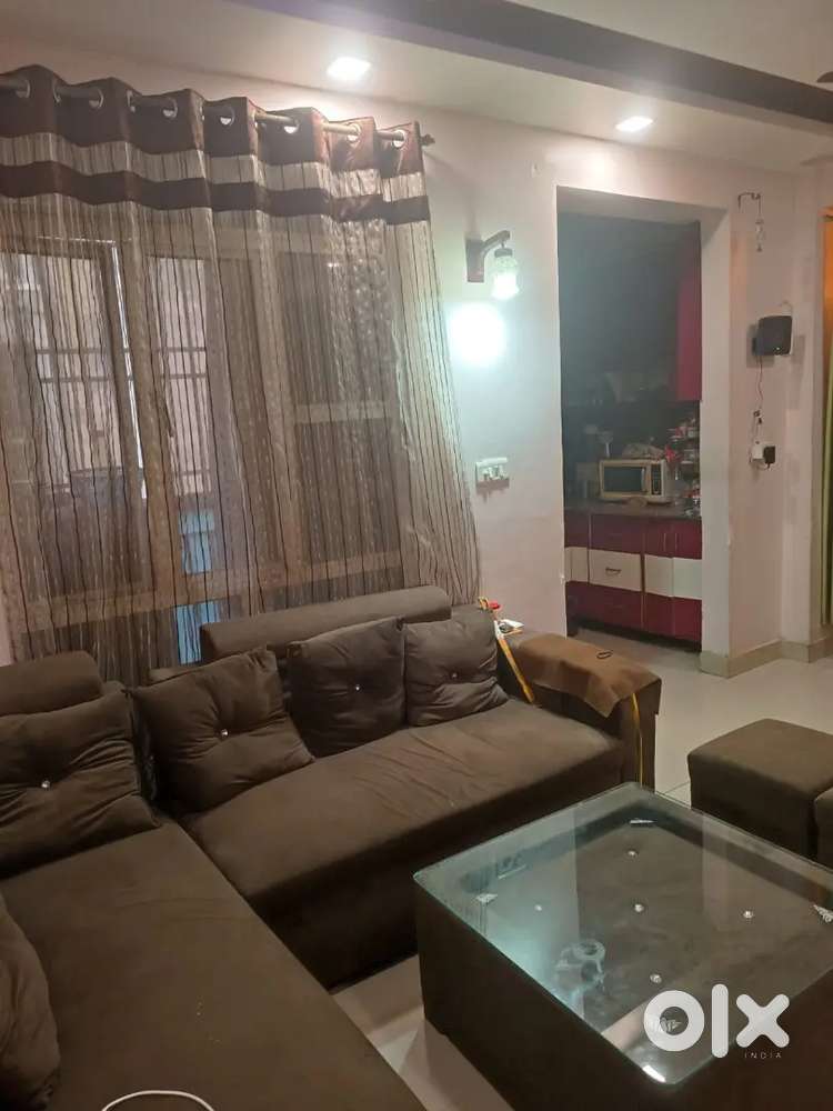 2bhk semi furnished flat available