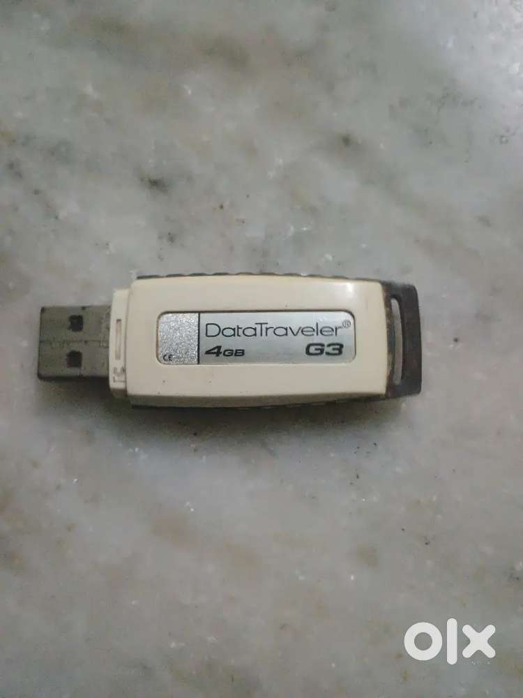 Kingstone 4gb pendrive + 16 gb SanDisk memory card class 1