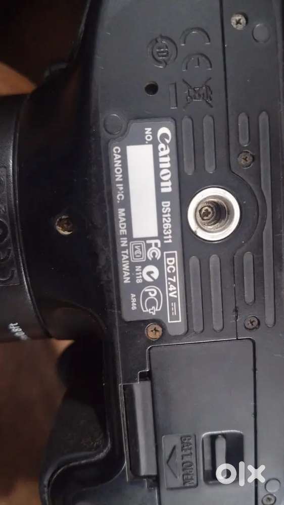 Canon DSLR camera with Good working condition