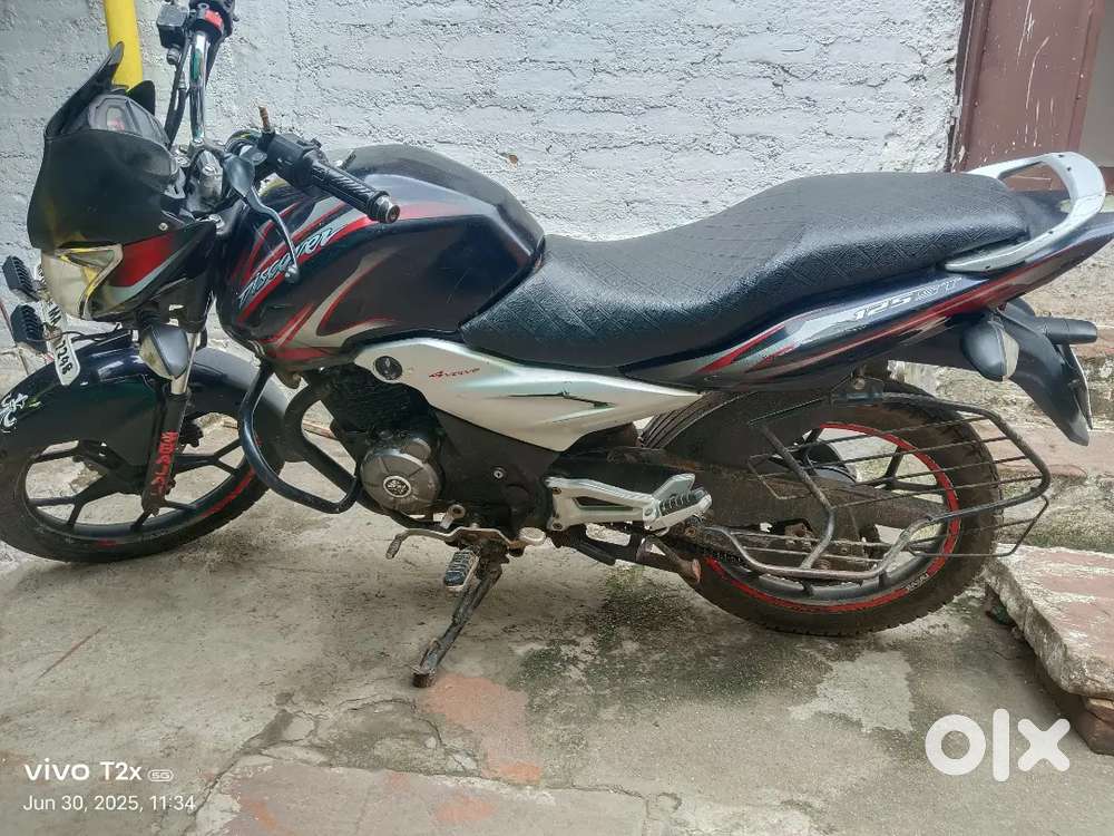 Discover 125 st bike 1st owner ha condition acchi ha argent seelkarna
