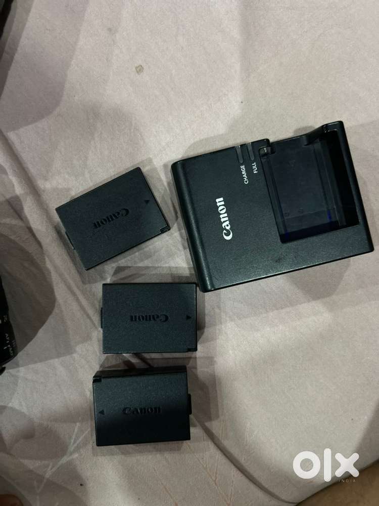 Canon camera 1200 d