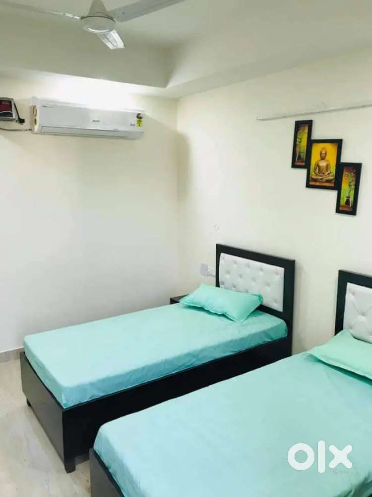 NO BROKERAGE! Comfortable Boys PGs with meals & amenities in Noida!