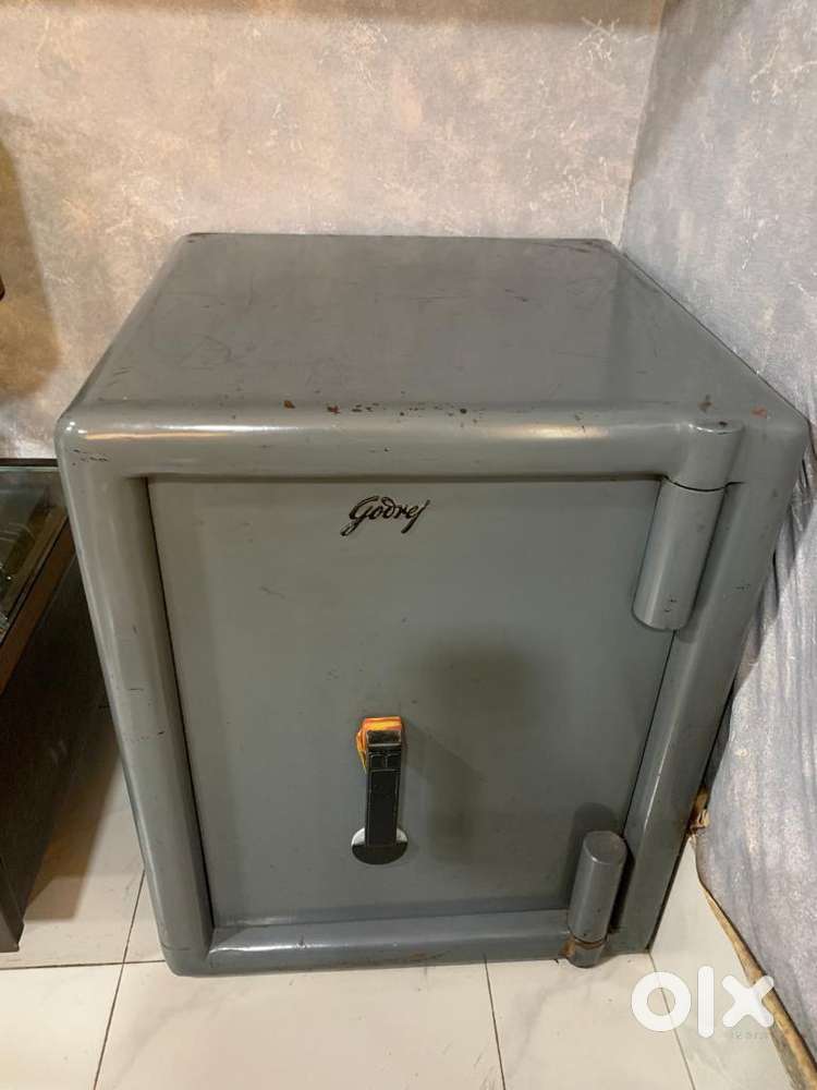 Godrej 26” Fireproof Defender Safe 390 Kgs with 2 sets original keys
