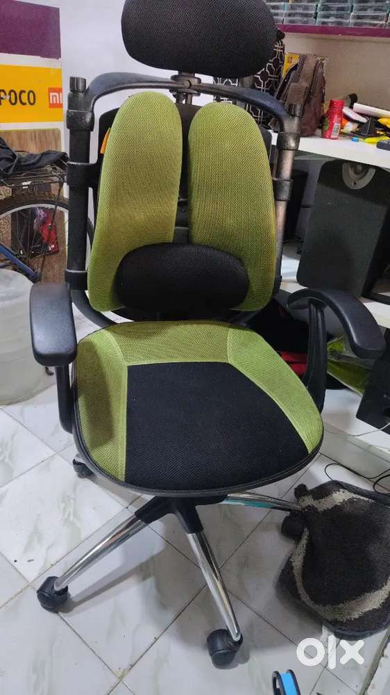 Rolling chair