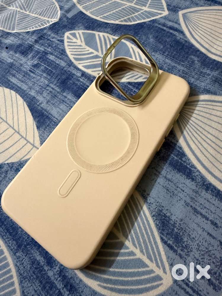 IPHONE 16 pro max esr case orignal stash stand silicon