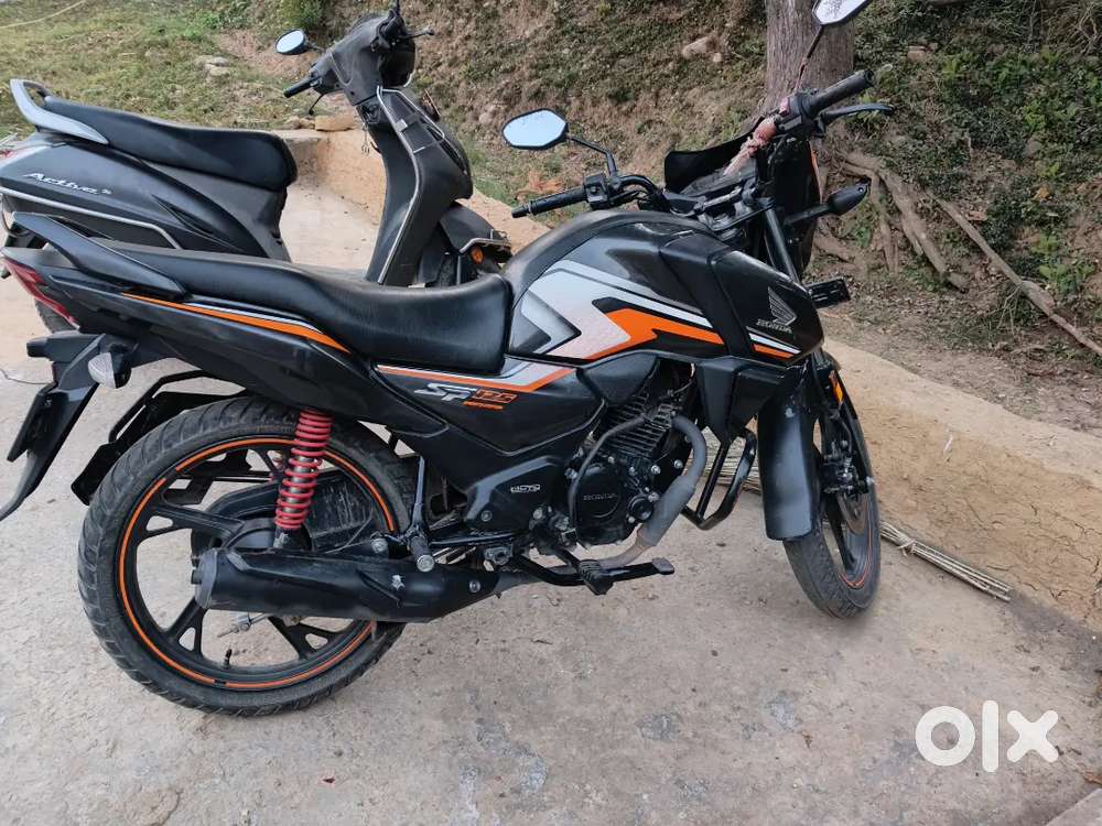 New honda bike pichle saal li hai