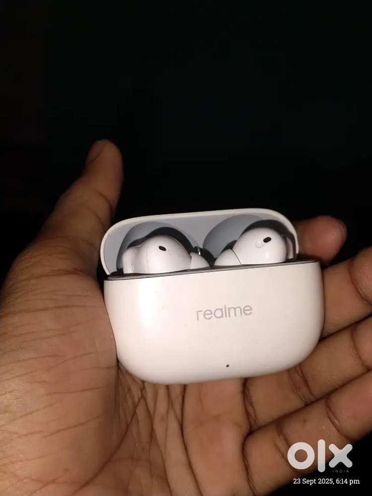 REALME T310 earbuds 32db Active noice cancellation + Gaming Mode 45ms