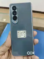 Samsung galaxy z fold 4 12/256GB hai bill box sab hai 11 month old