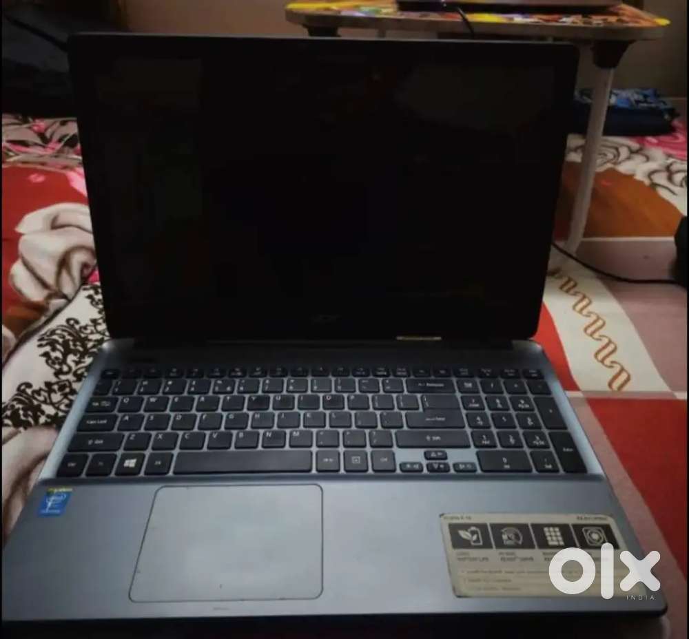ACER 500GBHHD  RAM-4GB  SSD-2gb
HD Graphics New charger 
15.4 screen