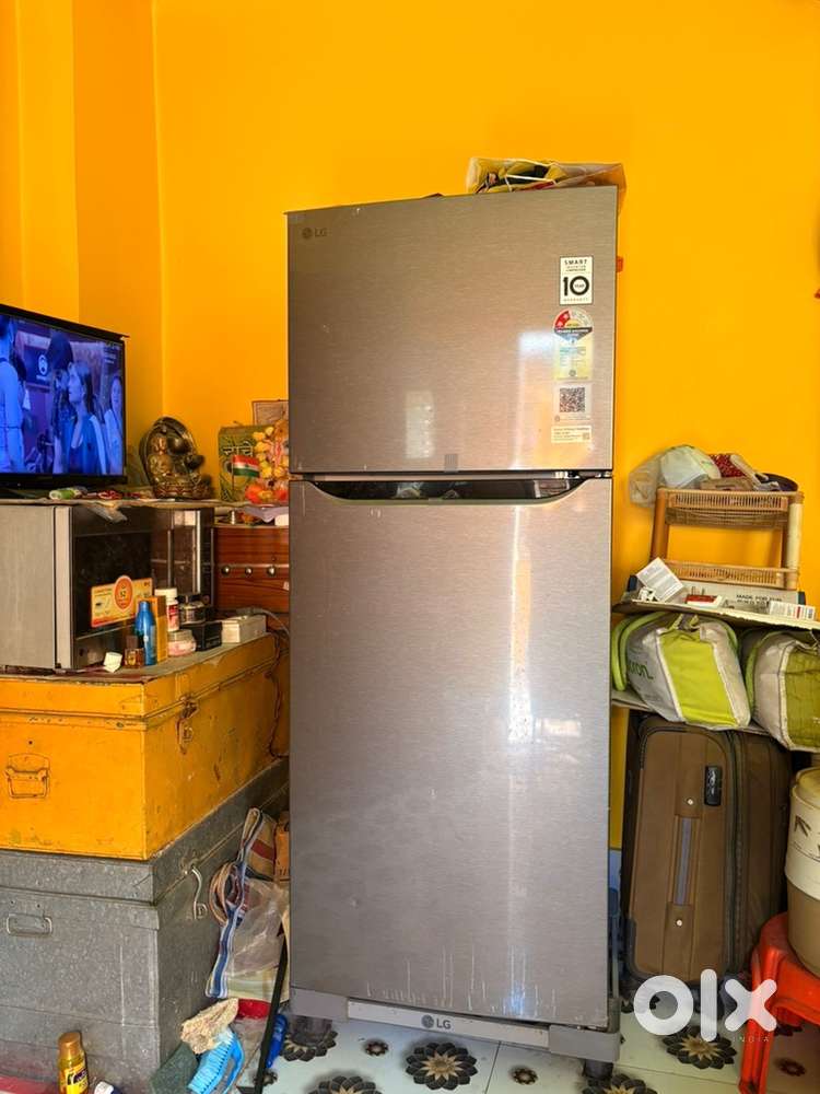 Selling LG Fridge in a Excellent Condition