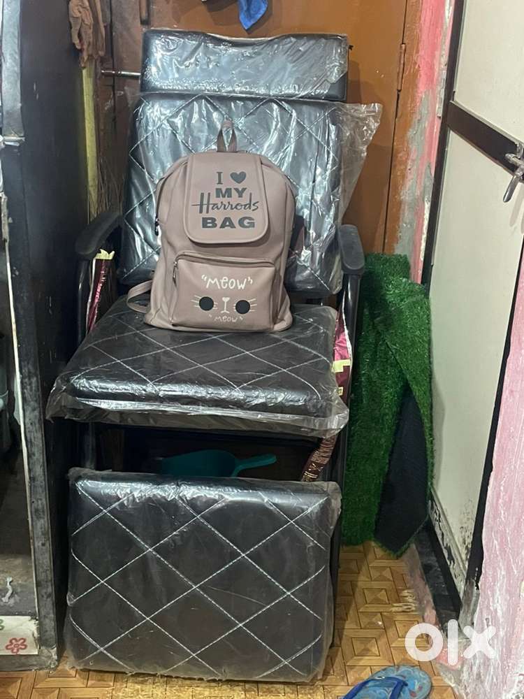 Parlour chair for eyebrows