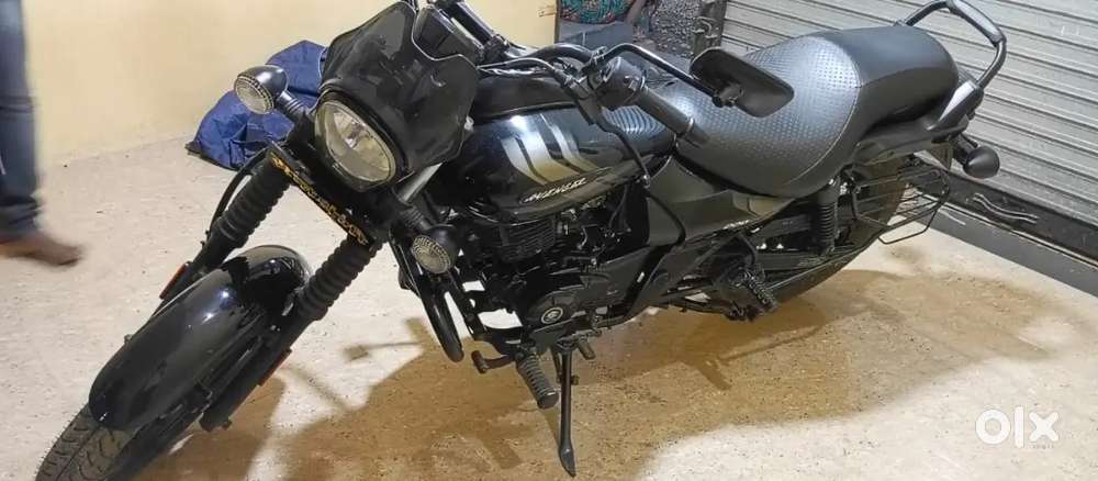 My Avenger 220 brand new condition only 5200 km Run