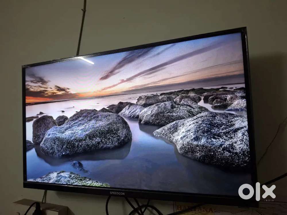 32 Smart LED TV