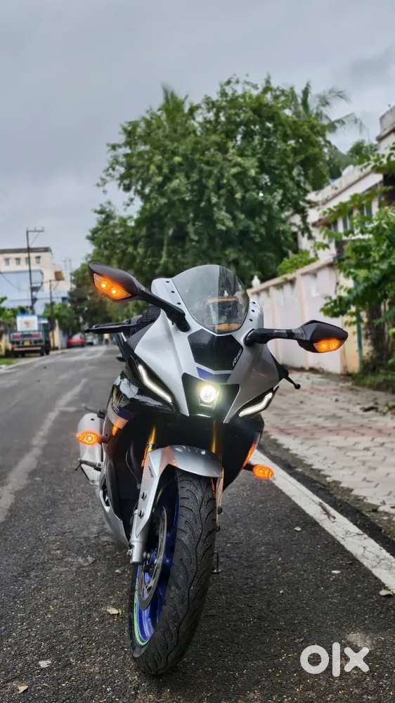 R15 V4 2022 model for sale