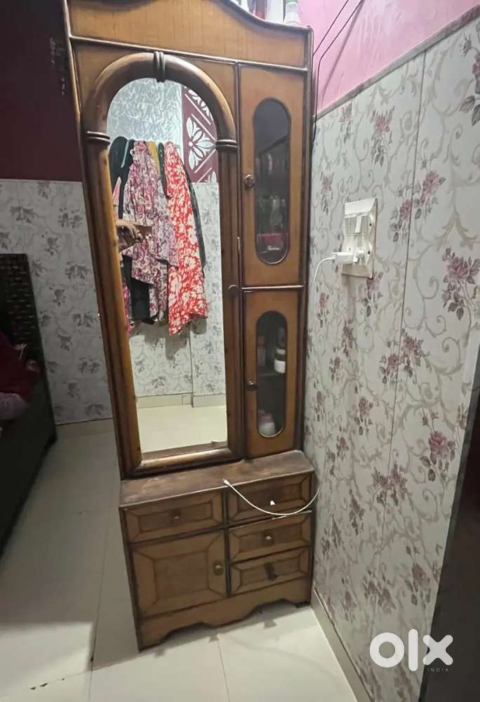 Dressing table