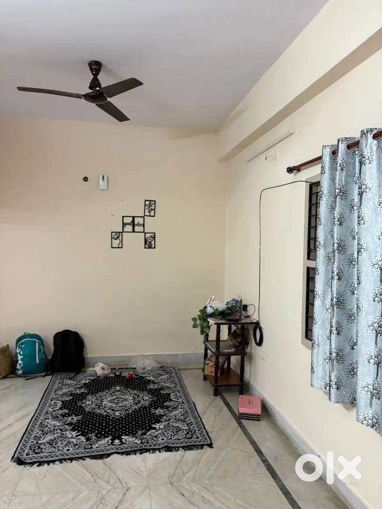 2BHK Flat Sharing - Looking for Female Flatmate