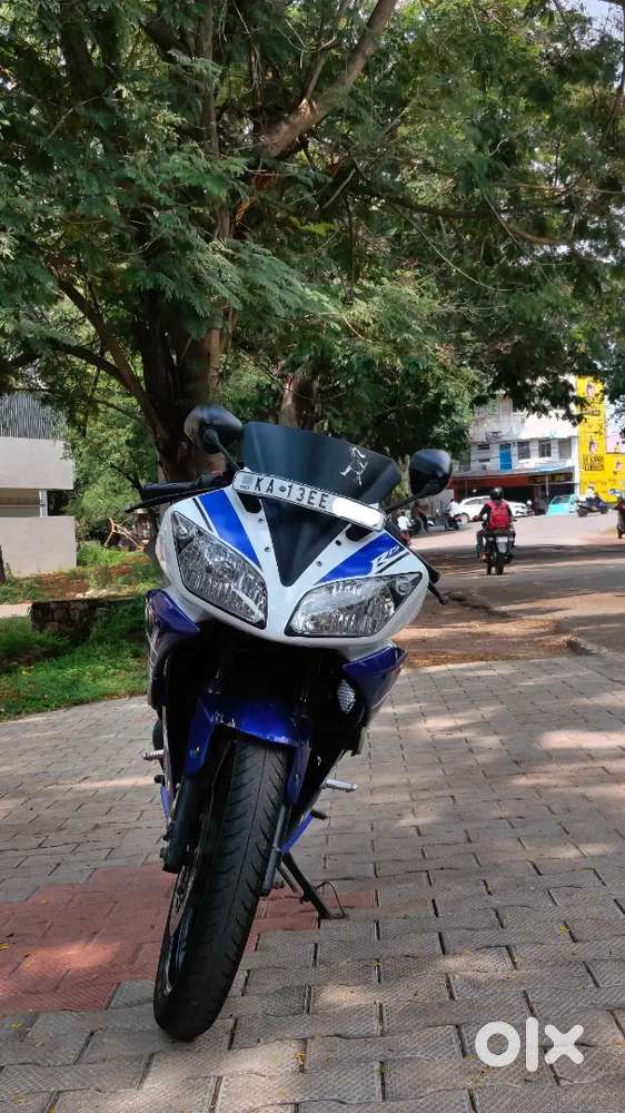 Yamaha R15 V2 (2016)