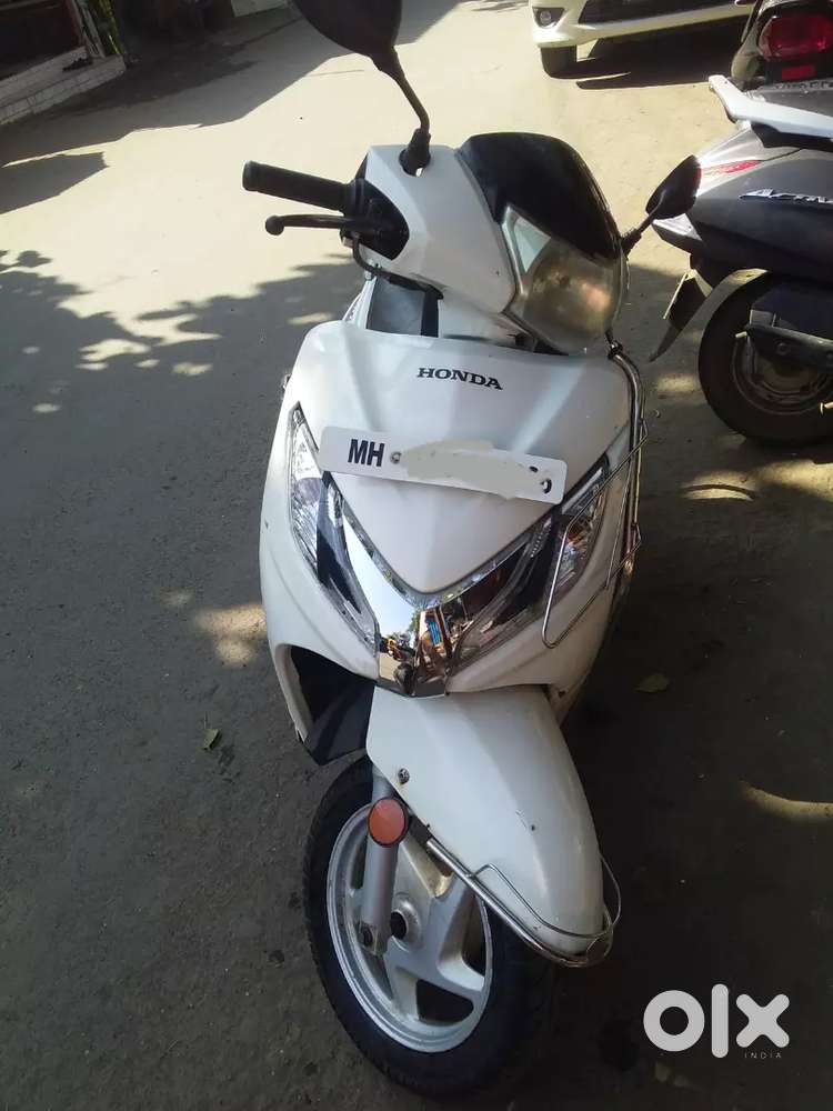 Honda Activa125 inwhite colour