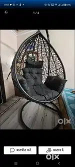 Hanging chair with cushion