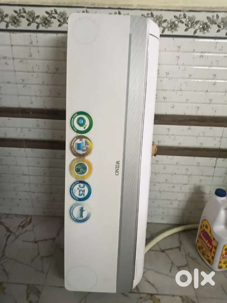 Onida 1.5 ton good condition working AC