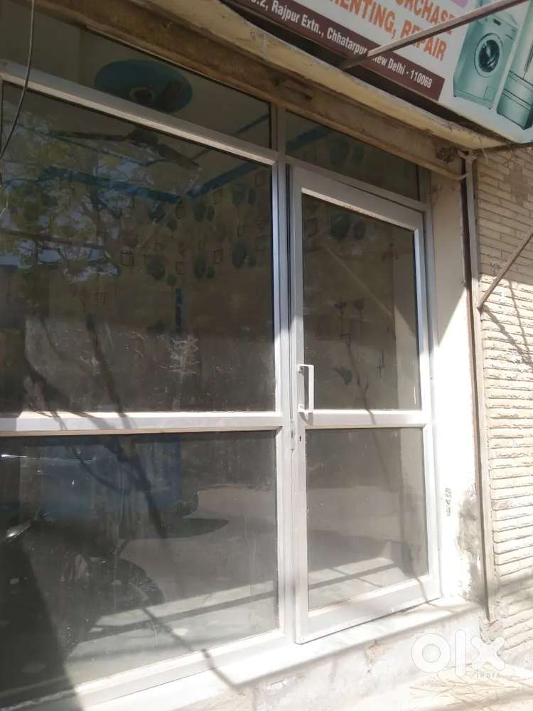 A comercial shop available for rent in Rajpur khurd extention