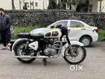 Royal Enfield Classic 350 in pristine condition for sale!!