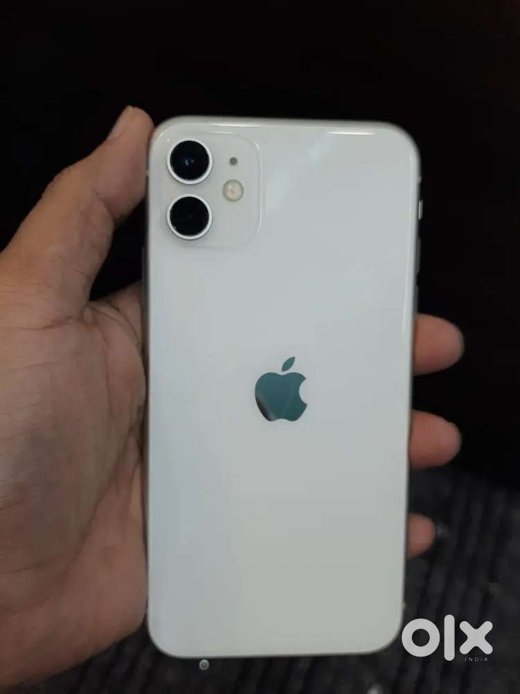 Iphone 11 64gb scratchless condition with Box