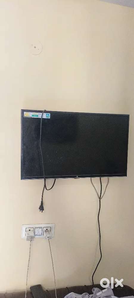 Mi TV(L32M5-AN/2019) 32 inch, Motherboard Not working.(Repairable)