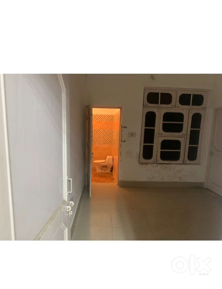 2bhk for rent at roop nagar enclave near greenland palace