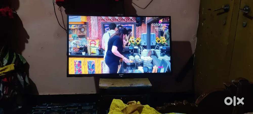 Sony Bravia 43 inch semi  smart tv good condition with boat sound bar