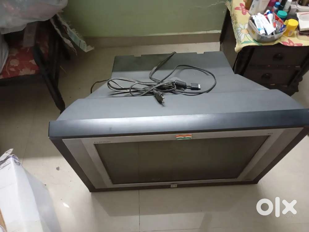 LG FLATRON XD Box type Colour TV 27inches