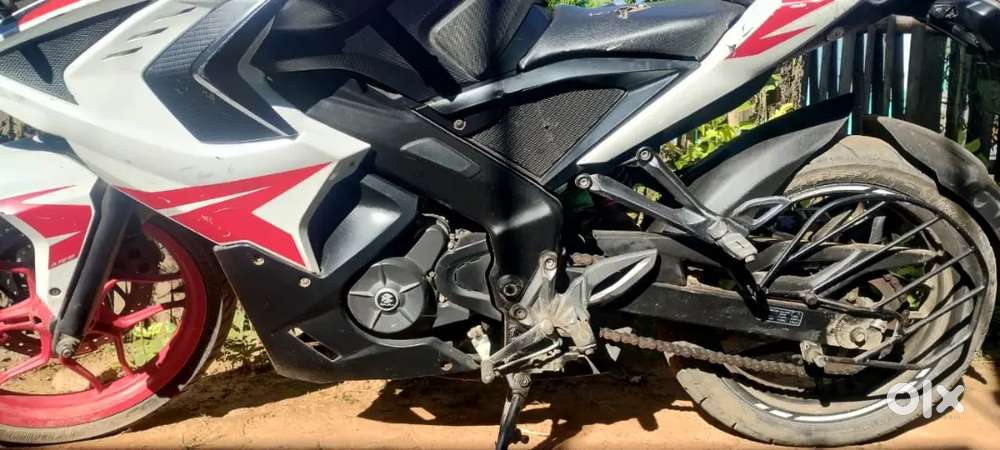 Bike pulsar RS 200 for sell all documents up todated