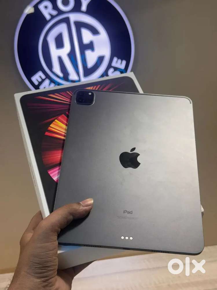 Ipad pro 11 inch 3rd gen 256 gb wifi m1 chip with box n charger